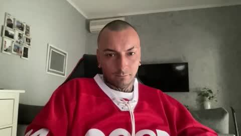 Snapshot of sidvicious23cm chatting on 10/27/25, 10:19 sidvicious23cm online show from 10/27/25, 10:19