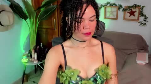 Vaiolet online show from 03/17/26, 02:09