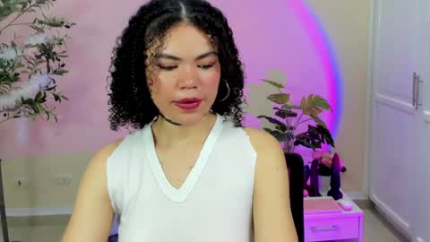 Vaiolet online show from 04/06/26, 03:24