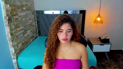 S I E N N A  online show from 11/08/25, 12:05