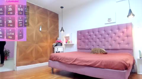 sienna_glow online show from 09/19/25, 12:17