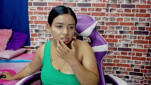 sienna_lux01 online show from 04/18/26, 02:37