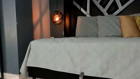 Keira online show from 09/28/25, 11:26