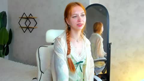 Snapshot of sienna_nyx chatting on 04/16/26, 09:10 Sienna online show from 04/16/26, 09:10