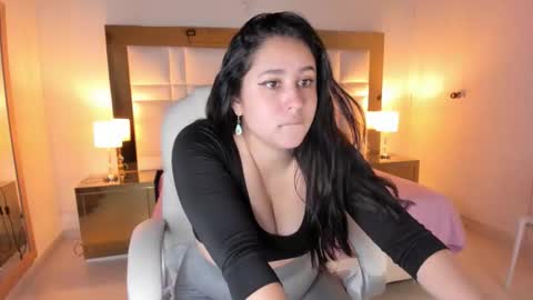 Sienna  online show from 11/07/25, 11:32