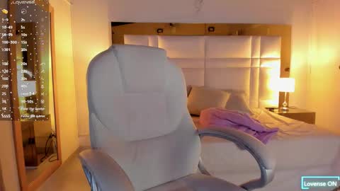 Sienna  online show from 01/14/26, 11:27