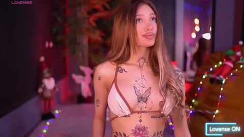 Sienna online show from 12/18/25, 06:58