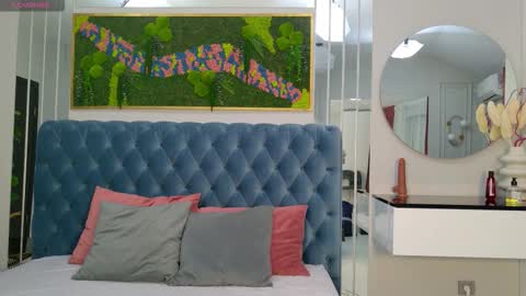 Sienna online show from 01/13/26, 05:02