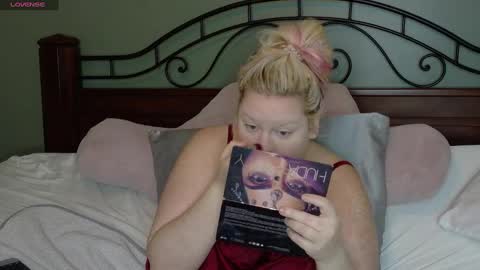Sienna Luxx online show from 09/16/25, 10:44