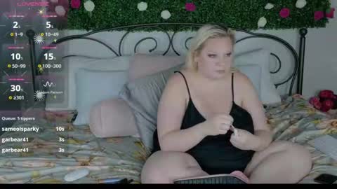 Sienna Luxx online show from 06/17/26, 06:42