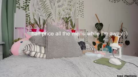 Snapshot of sierra_diamond chatting on 01/04/25, 03:49 Si online show from 01/04/25, 03:49