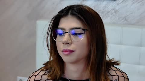 Snapshot of sierra_halle chatting on 01/22/25, 12:06 SIERRA online show from 01/22/25, 12:06