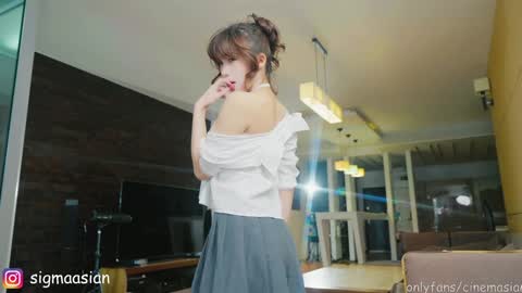 OF   instagram sigmaasian twitter sigmasian online show from 02/03/25, 04:14