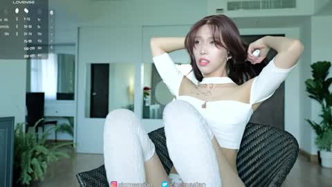 OF   instagram sigmaasian twitter sigmasian online show from 10/08/25, 04:32