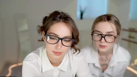 Snapshot of silent_chill chatting on 02/09/25, 10:42 Chilli online show from 02/09/25, 10:42