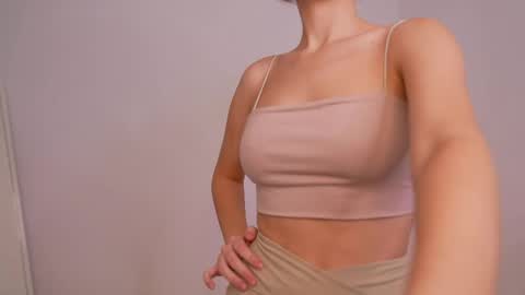 Snapshot of silent_chill chatting on 02/24/25, 01:42 Chilli online show from 02/24/25, 01:42