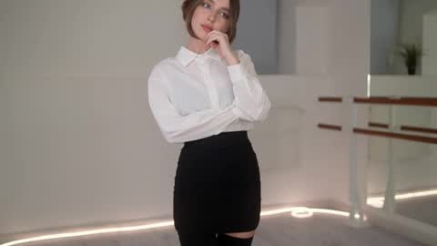 Snapshot of silent_chill chatting on 11/21/25, 03:00 Chilli online show from 11/21/25, 03:00