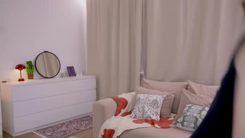 Snapshot of silent_chill chatting on 11/26/25, 04:08 Chilli online show from 11/26/25, 04:08