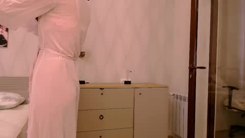 Snapshot of silk_ann chatting on 11/05/25, 05:18 silk_ann online show from 11/05/25, 05:18