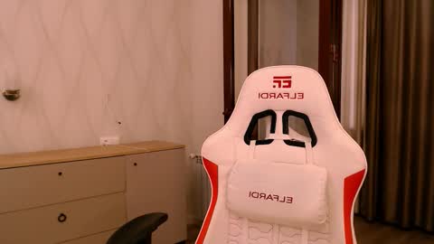 Snapshot of silk_ann chatting on 11/23/25, 05:18 silk_ann online show from 11/23/25, 05:18