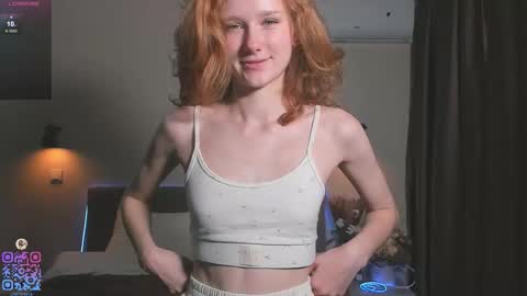 Snapshot of silkencrave chatting on 09/14/25, 03:33 Call me Mia online show from 09/14/25, 03:33