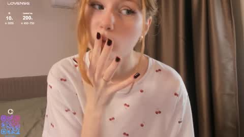 Snapshot of silkencrave chatting on 12/16/25, 03:28 Call me Mia online show from 12/16/25, 03:28