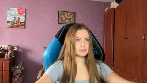 Erica online show from 04/01/26, 07:09