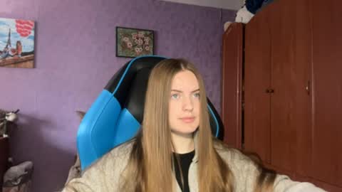 Erica online show from 04/08/26, 10:15