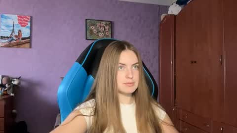 Erica online show from 04/17/26, 07:55