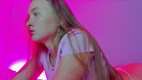 Mila online show from 09/10/25, 08:14