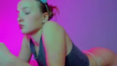 Mila online show from 10/10/25, 09:03