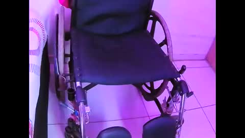 Elektra chair online show from 04/08/26, 12:54