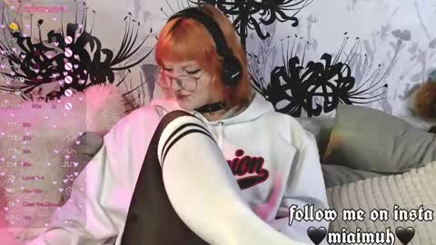 Snapshot of silly_soul chatting on 09/23/25, 04:32 Mia online show from 09/23/25, 04:32