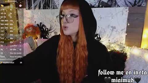 Snapshot of silly_soul chatting on 12/19/25, 09:55 Mia online show from 12/19/25, 09:55