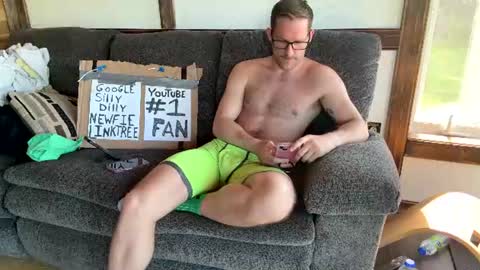Silly Dilly Newfie online show from 06/17/26, 08:21