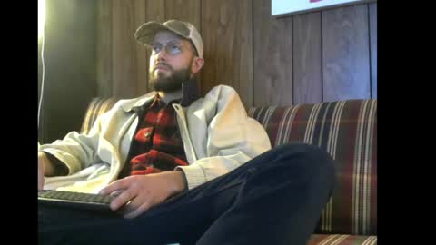 Snapshot of silu1027 chatting on 12/16/25, 05:29 silu1027 online show from 12/16/25, 05:29