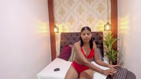 Silvanadelatorre online show from 04/16/26, 07:03