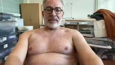 Snapshot of silverdadtop3 chatting on 12/08/24, 03:45 silverdadtop3 online show from 12/08/24, 03:45