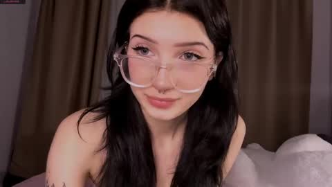 Riya online show from 03/17/26, 04:54