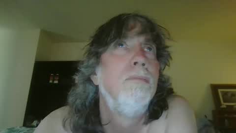 Snapshot of silverfunfox chatting on 04/24/26, 07:49 silverfunfox online show from 04/24/26, 07:49