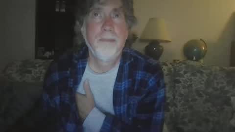 Snapshot of silverfunfox chatting on 05/21/26, 01:45 silverfunfox online show from 05/21/26, 01:45