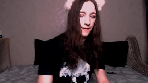 Snapshot of silvermuse chatting on 10/17/25, 10:56 silvermuse online show from 10/17/25, 10:56