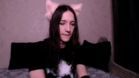 Snapshot of silvermuse chatting on 10/27/25, 02:15 silvermuse online show from 10/27/25, 02:15