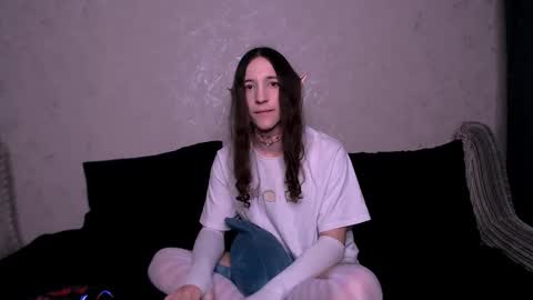 Snapshot of silvermuse chatting on 11/20/25, 02:23 silvermuse online show from 11/20/25, 02:23