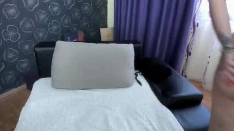 Snapshot of silvyalove chatting on 09/21/25, 08:27 Silvya online show from 09/21/25, 08:27