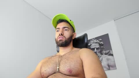 Snapshot of simon_leon01 chatting on 06/15/26, 11:18 simon_leon01 online show from 06/15/26, 11:18