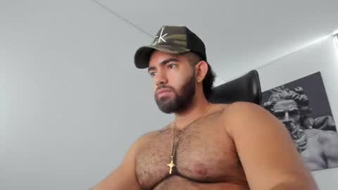 Snapshot of simon_leon01 chatting on 07/11/26, 03:04 simon_leon01 online show from 07/11/26, 03:04