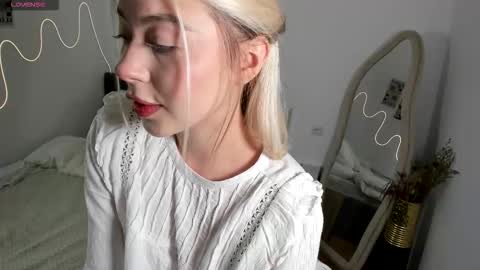 Snapshot of simonagerry chatting on 10/22/25, 04:35 SimonaGerry online show from 10/22/25, 04:35