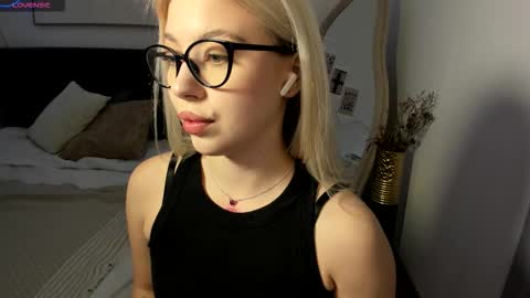 SimonaGerry online show from 12/05/25, 04:32