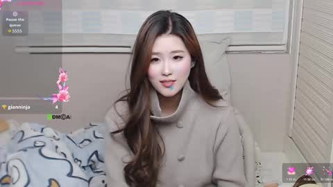 Snapshot of simonastephanie chatting on 11/25/25, 03:01 simonastephanie online show from 11/25/25, 03:01